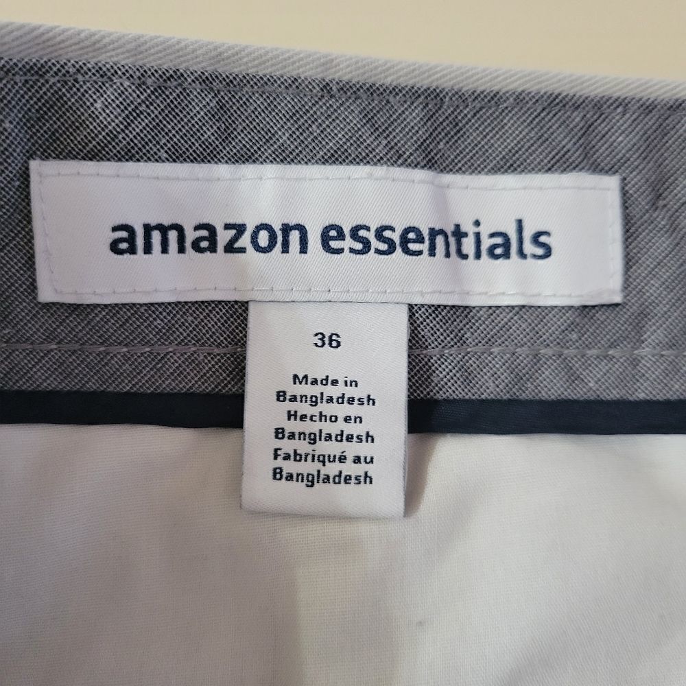 Amazon Essentials Men's Flat Front Shorts - Picture 6 of 13